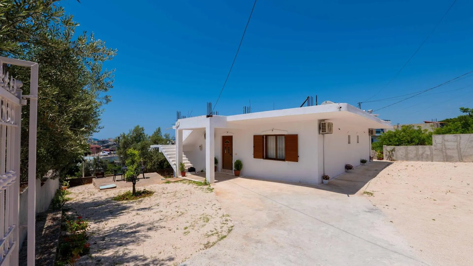 Marjol Apartments Εξαμίλιο