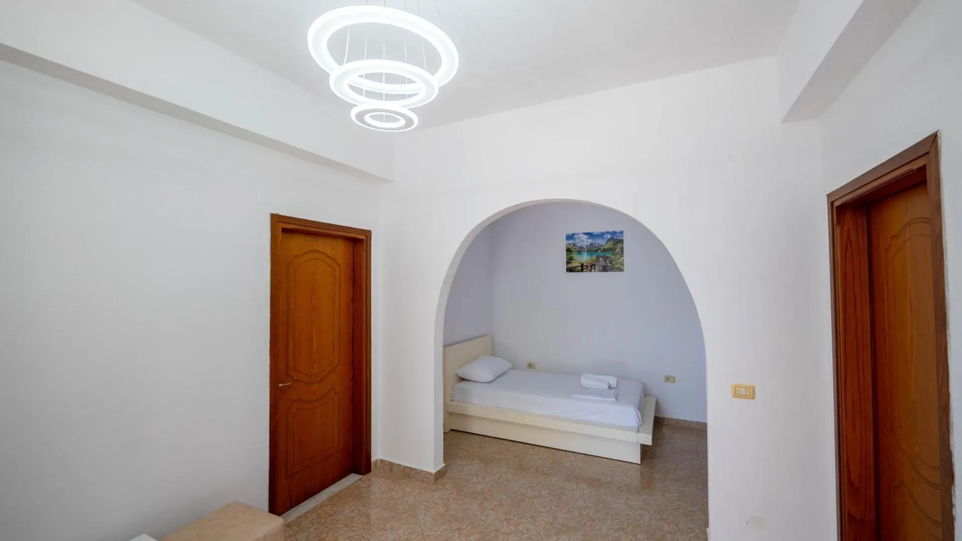 Marjol Apartments Εξαμίλιο 0*,